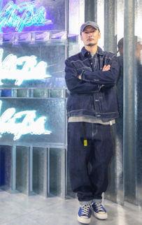 港澳六叔最新爆料一,一生传奇,揭秘名人与权势背后的故事 第2张 港澳六叔最新爆料一,一生传奇,揭秘名人与权势背后的故事 第2张